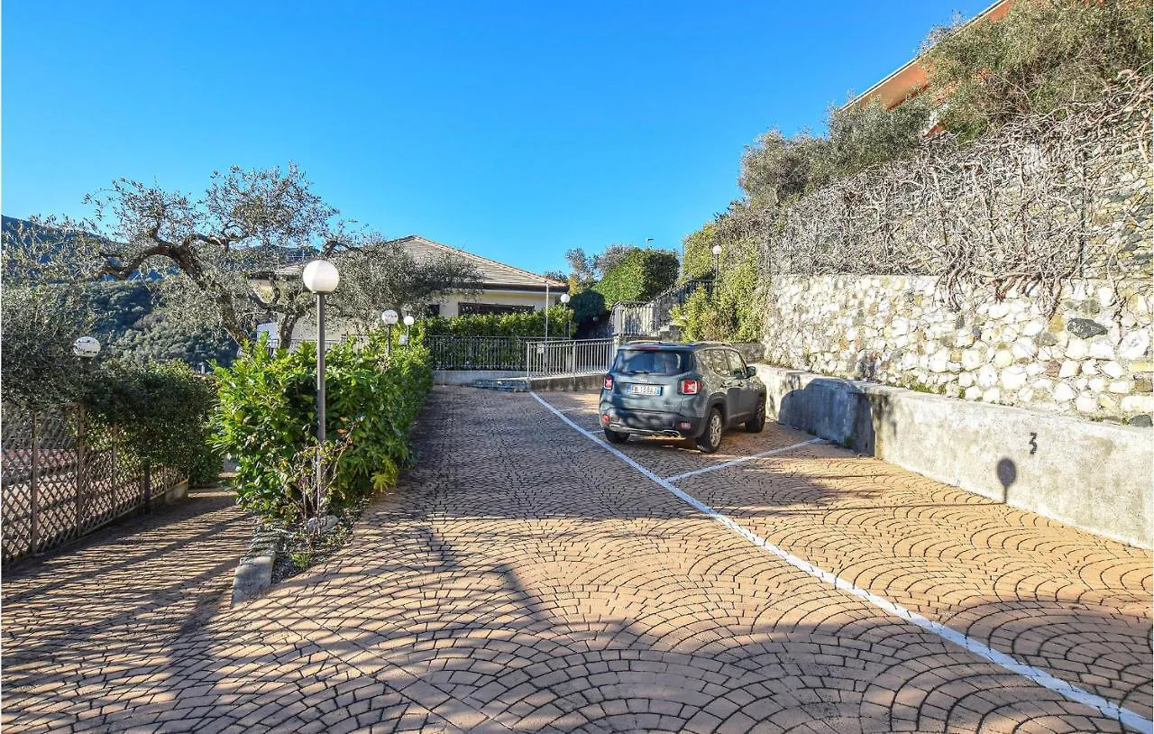 2 Bedroom Cozy Apartment In Moneglia