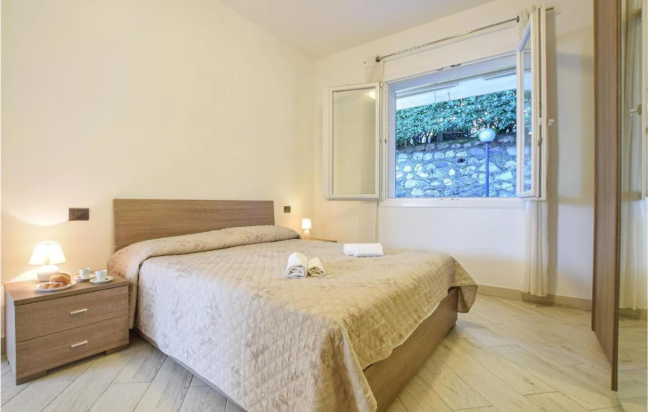 2 Bedroom Cozy Apartment In Moneglia 0*,