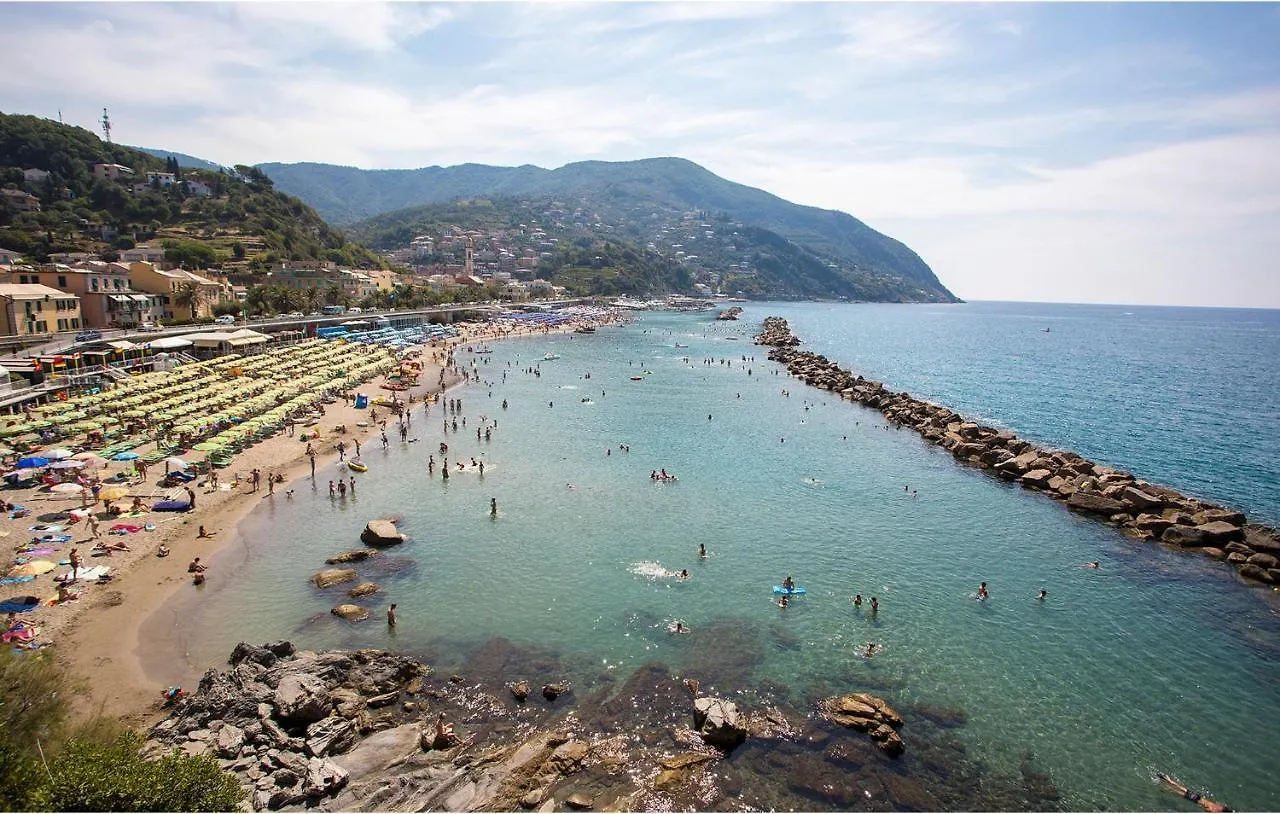 2 Bedroom Cozy Apartment In Moneglia