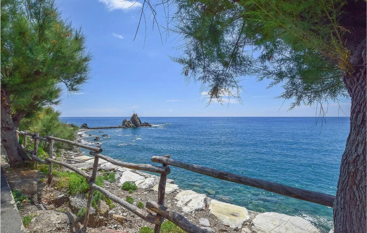 2 Bedroom Cozy Apartment In Moneglia